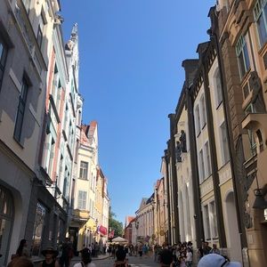 Meet your Posher, Julia